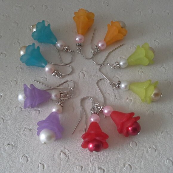 Acrylic Angel earrings - Picture 1 of 1